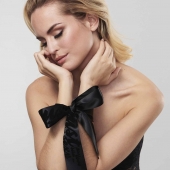 Черные ленты для связывания SILKY SENSUAL HANDCUFFS - Bijoux Indiscrets - купить с доставкой в Рубцовске