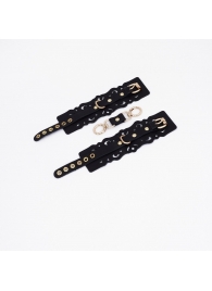 Черные кожаные наручники с узорами и золотистой фурнитурой - Crazy Handmade - купить с доставкой в Рубцовске